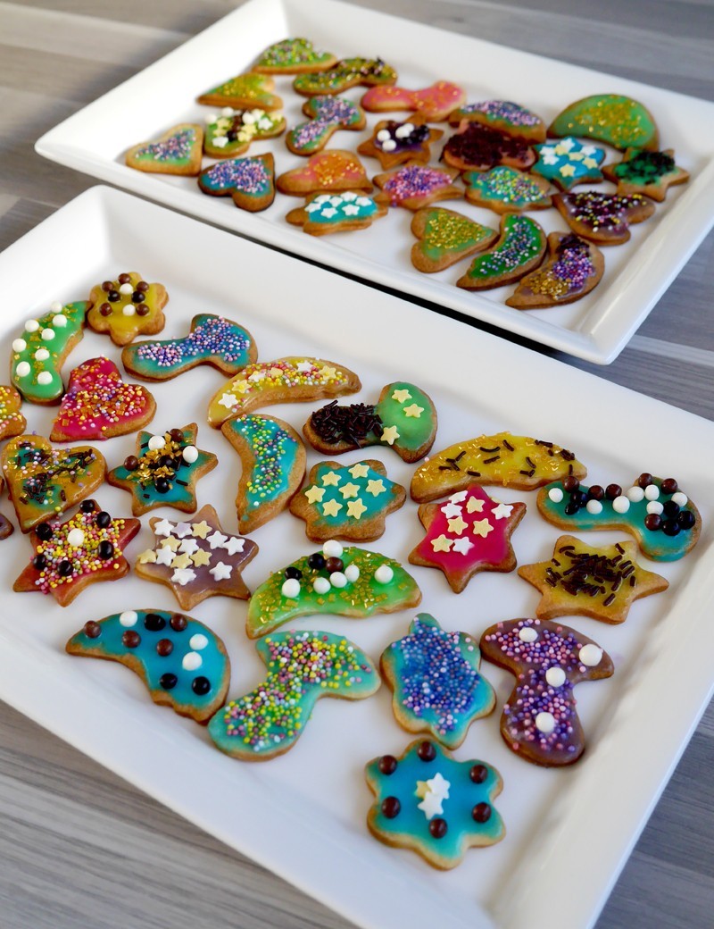 décoration de petits sablés créations gourmandes pour une fête d'anniversaire délicieuse décoration de petits sablés créations gourmandes pour une fête d'anniversaire délicieuse